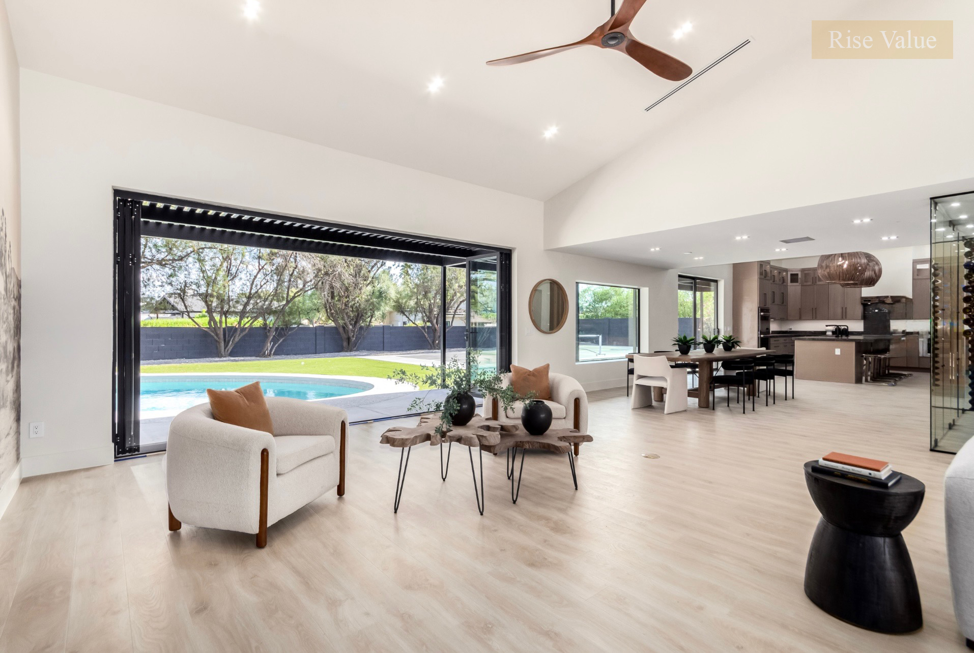 5111 E Cortez Dr
