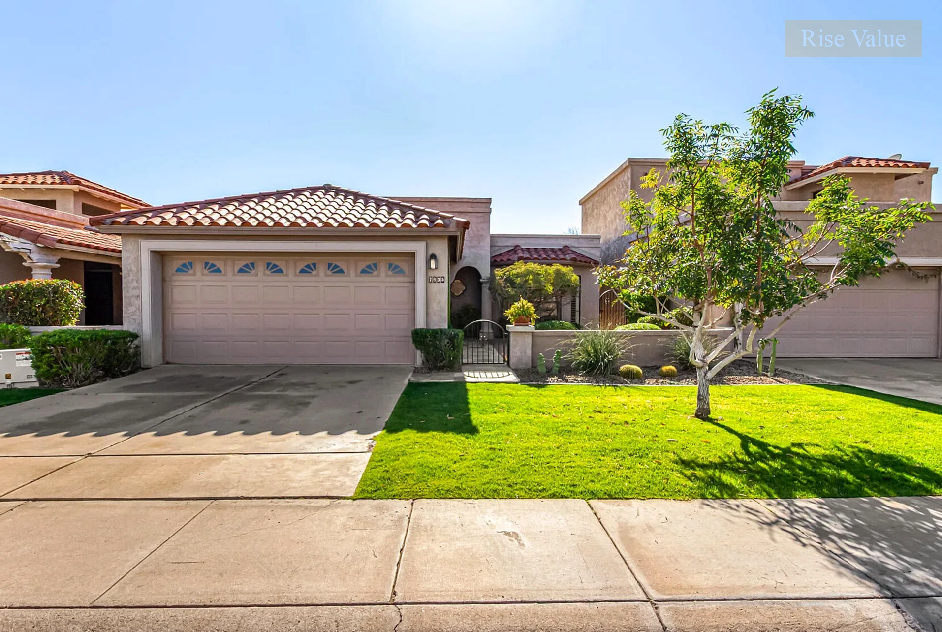 7835 E Cactus Wren Rd