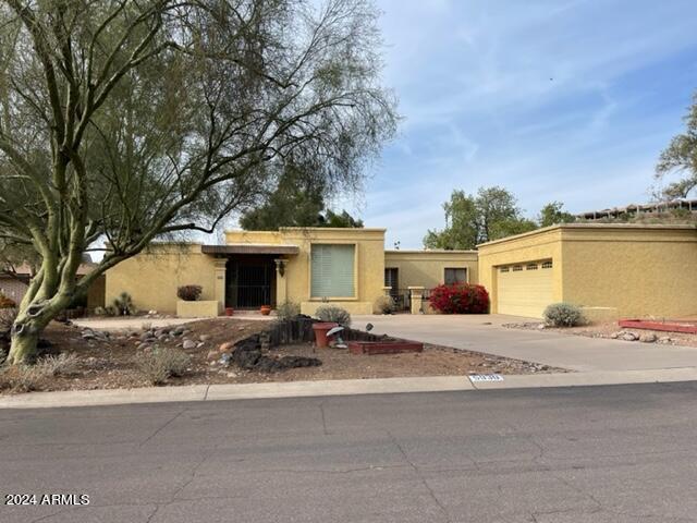 5930 N 45th Pl - before