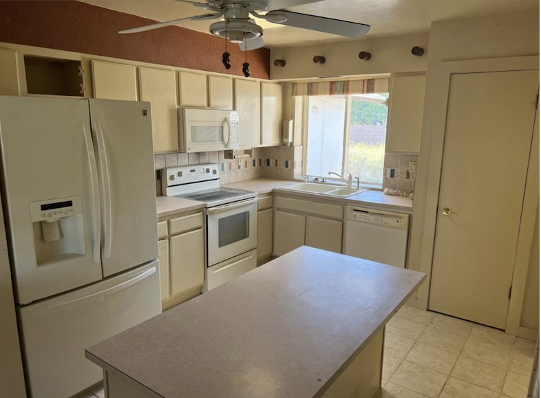 10207 W Concord Ave - before
