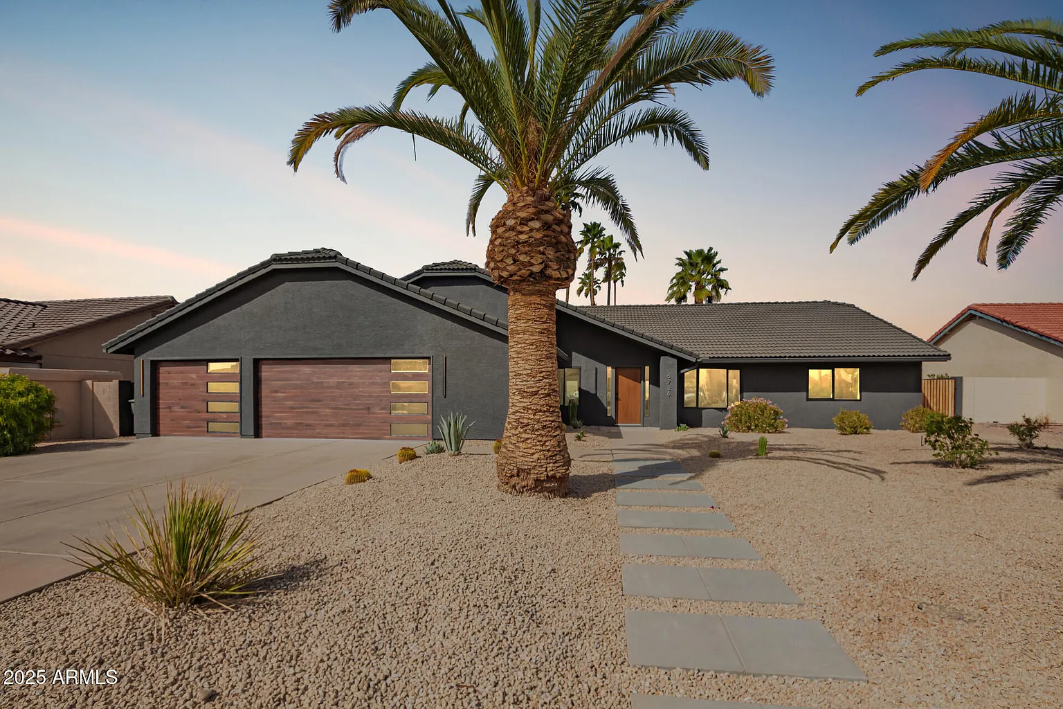 5726 E Woodridge Dr - after